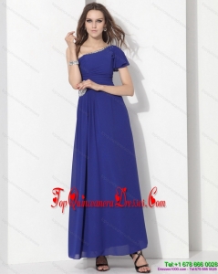 Fashionable One Shoulder Blue Dama Dress with Ruching and Beading