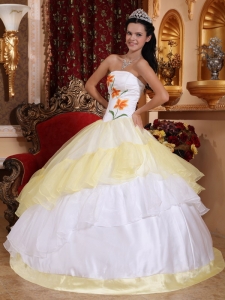 Romantic Light Yellow White Quinceanera Dress Strapless