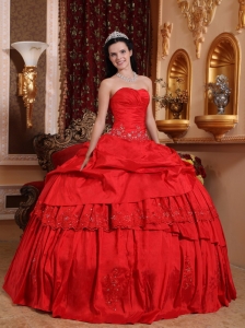 Quinceanera Ball Gown Sweetheart Taffeta Bead Appliques Red