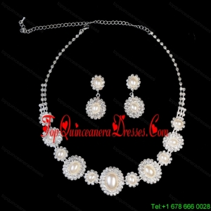 Luxurious Pearl Ladies Jewelry Set Including Necklace And Earrings