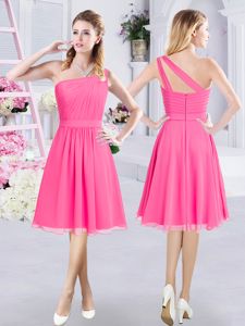 Custom Made One Shoulder Hot Pink Sleeveless Knee Length Ruching Zipper Quinceanera Court Dresses