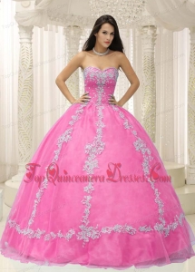 Pink Sweetheart Appliques and Beaded Decorate For 2013 Discount Quinceanera Dress