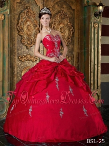 Red Ball Gown Sweetheart Floor-length Taffeta Appliques Vestidos de Quinceanera