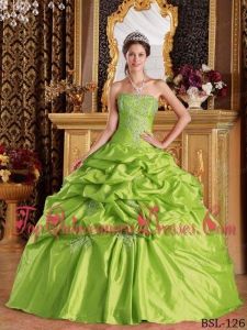 Spring Green Ball Gown Strapless Floor-length Pick-ups Taffeta Vestidos de Quinceanera