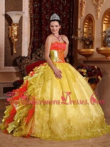 2013 Ball Gown Strapless Rufles Organza Embroidery Gold Quinceanera Dress