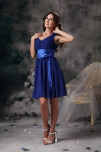 Mini-length Ruch Dama Dress Blue Column V-neck Chiffon Sash