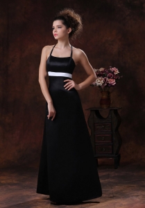 Halter Black Satin Quinceanera Dama Dresses with White Sash