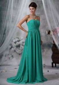 Spring Dama Dresses for Sweet 15 Ruched Green Chiffon Chapel Train