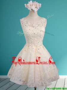 Fashionable See Through Scoop Short Damas Dress with Beading and Appliques