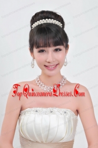 Dignified Jewelry Set Including Necklace And Tiara