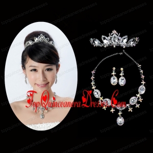 Shimmering Ladies Necklace and Tiara Jewelry Set