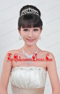 Luxurious Rhinestone Ladies Jewelry Set Including Necklace And Tiara