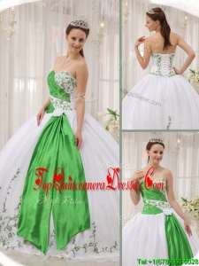 2016 Popular Ball Gown Sweetheart Quinceanera Dresses with Embroidery