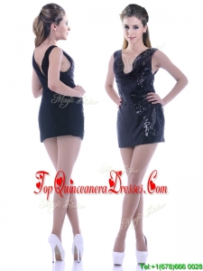 Latest Column Low Cut Neckline Sequined Dama Dress in Black