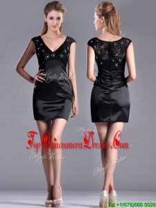 Classical V Neck Satin and Lace Dama Dress with Cap Sleeves
