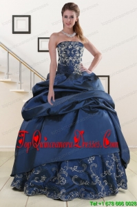 2015 Luxurious Embroidery and Beaded Quinceanera Dresses in Navy Blue