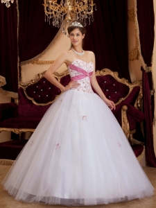 White A-line Applique Quinceanera Dress With Lilac Sash