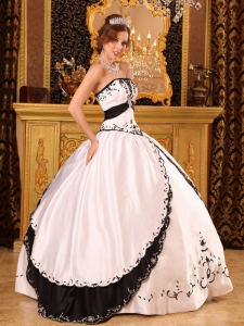 White and Black Quinceanera Gowns Dresses Embroidery