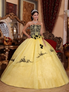 Corset Yellow Dresses of 15 Strapless Black Embroidery