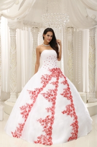 Embroidery White Ball Gown 2013 Quinceanera Dress