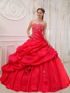 2013 Red Quinceanera Dress Sweetheart Appliques Ball Gown