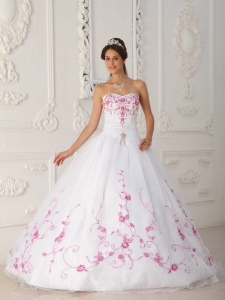 White Quinceanera Dress Strapless Embroidery Ball Gown