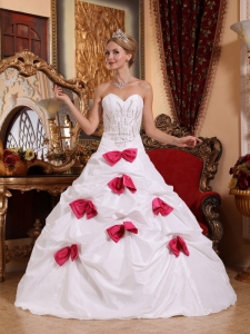 White Quinceanera Dress Sweetheart Beading Bowknots A-line