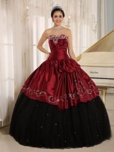 Beaded and Embroidery Black and Wine Red Quinceanera Dress