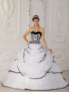 White and Black Sweetheart Applique Pick-ups Sweet 16 Dress