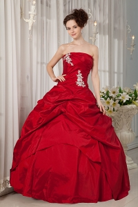 Wine Red Ball Gown Quinceanera Dresses Strapless Appliques