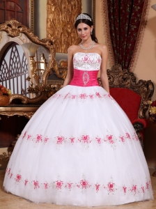 White and Hot Pink Appliques 15 Quinceanera Dresses Gowns