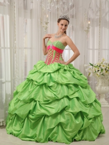 Pick-ups Quinceanera Dress Beading Spring Green and Red