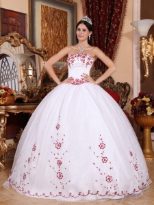 Red Embroidery White Quinceanera Dress for Sweet Sixteen