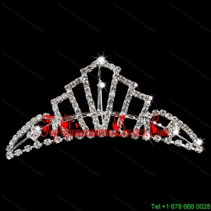 Fashionable Tiara With Rhinestone Adorned