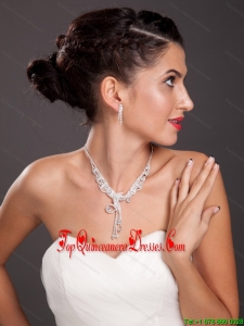 Luxurious Imitation Pearl Ladies Jewelry Set Including Necklace And Earrings