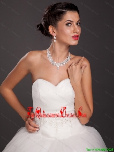 Luxurious Imitation Pearl Ladies Jewelry Set Including Necklace And Earrings
