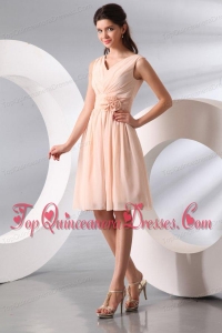 Empire V-neck Champagne Hand Made Flower and Ruching Short Dresses for Dama