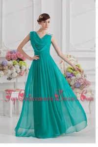 V-neck Empire Turquoise Chiffon Dresses for Dama with Ruching and Beading