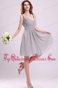 Empire Gray V-neck Ruching Chiffon Knee-length Dama Dress for Quinceanera