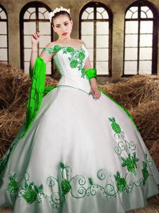 Fashionable White Sleeveless Embroidery Floor Length Quinceanera Dresses