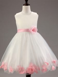 Trendy White Zipper Child Pageant Dress Appliques and Hand Made Flower Sleeveless Knee Length