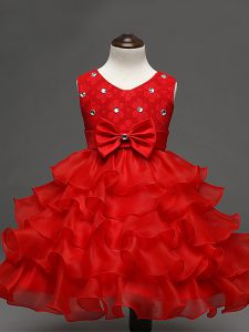 Sleeveless Organza Knee Length Zipper Little Girls Pageant Gowns in Red with Lace and Ruffled Layers and Bowknot