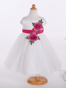 Knee Length Zipper Child Pageant Dress White for Wedding Party with Bowknot and Hand Made Flower