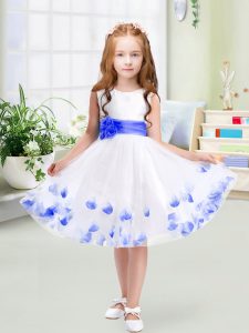 Sleeveless Knee Length Appliques and Belt Zipper Pageant Gowns For Girls with White