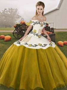 Brown Ball Gowns Off The Shoulder Sleeveless Organza Floor Length Lace Up Embroidery 15 Quinceanera Dress
