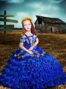 Trendy Floor Length Royal Blue Little Girls Pageant Dress Wholesale Off The Shoulder Short Sleeves Lace Up