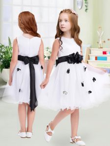 Luxurious White Sleeveless Knee Length Appliques and Hand Made Flower Zipper Girls Pageant Dresses