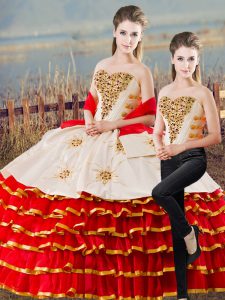 White And Red Quince Ball Gowns Sweet 16 and Quinceanera with Appliques and Ruffled Layers Sweetheart Sleeveless Lace Up