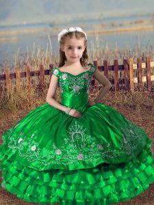 Fashion Off The Shoulder Sleeveless Little Girl Pageant Gowns Floor Length Embroidery and Ruffled Layers Green Satin and Organza