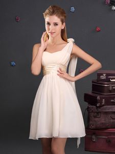Sumptuous One Shoulder Champagne Empire Ruching and Hand Made Flower Quinceanera Court of Honor Dress Zipper Chiffon Sleeveless Mini Length